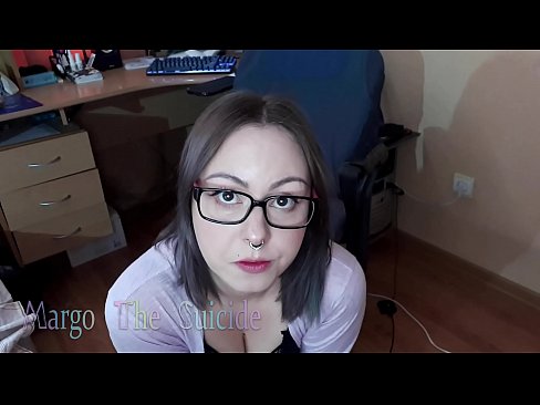 ❤️ Sexy Meedchen mat Brëll suckelt Dildo déif op der Kamera ️❌ Porno bei eis ❌️
