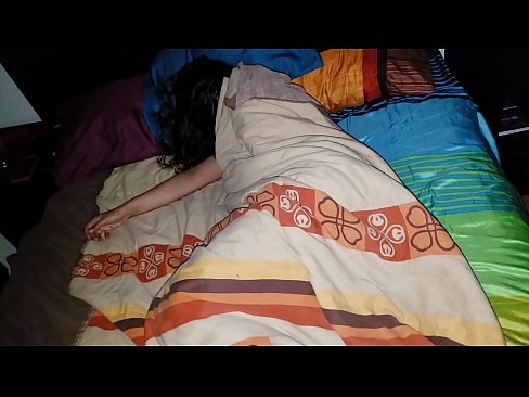 ❤️ Stiefson beréiert seng jonk Stéifmamm wärend hatt schléift. ️❌ Porno bei eis ❌️